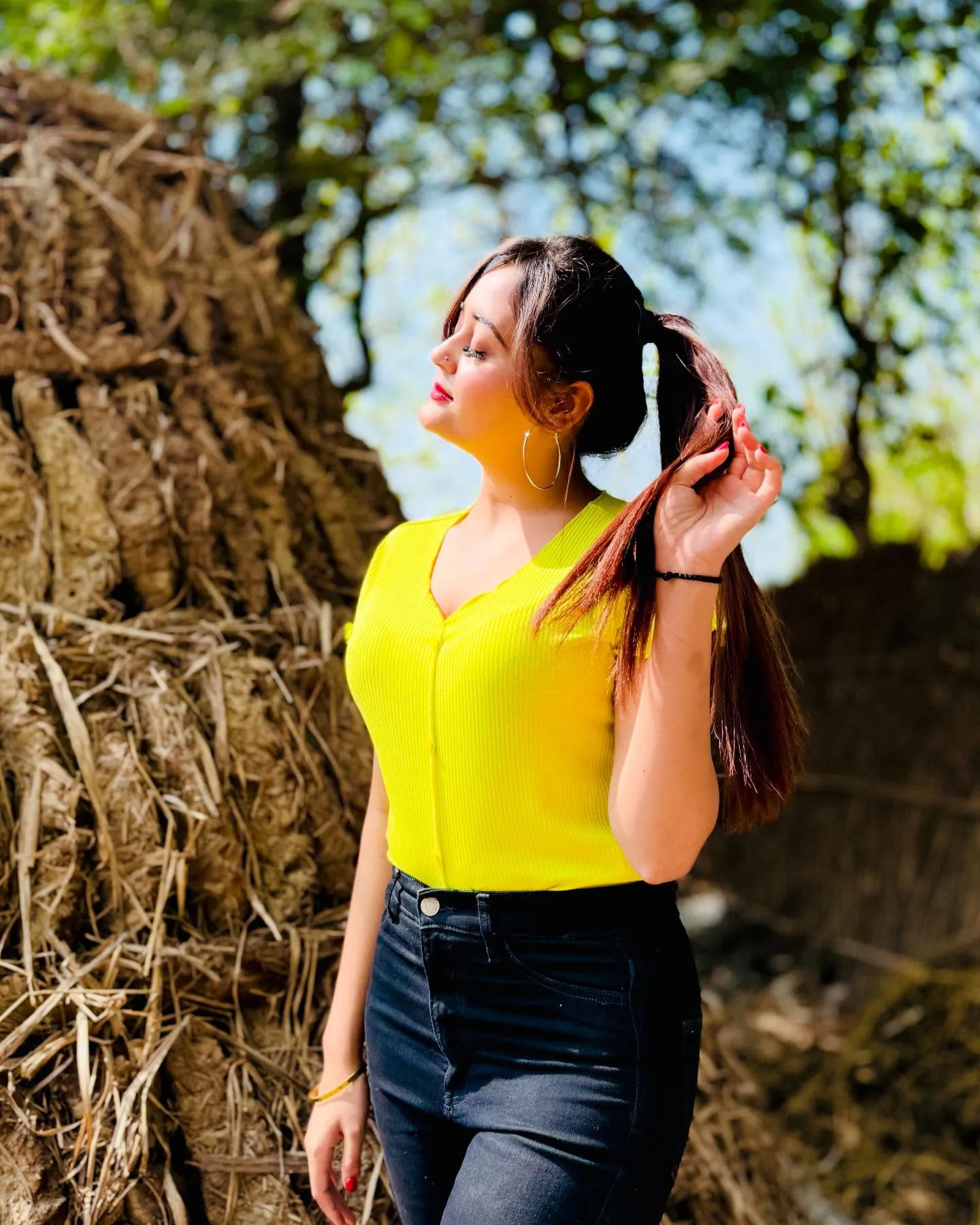 Bindass Kavya - bindass-kavya-sexy-3.webp